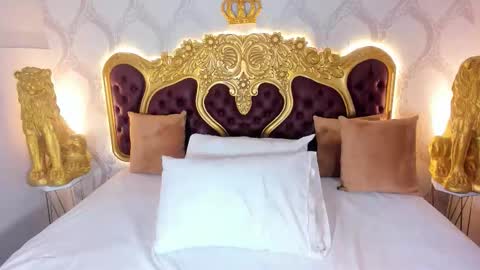 Kendral  online show from September 26, 5:00 am