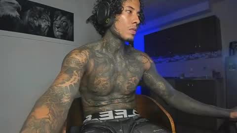 kendrick brown online show from August 8, 11:18 pm