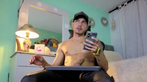 Chriss Morales online show from January 8, 1:41 am