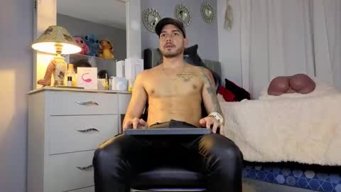 Chriss Morales online show from January 15, 1:21 am