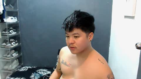 Snapshot of kenhotline911 chatting on December 6, 2:28 pm ken online show from December 6, 2:28 pm