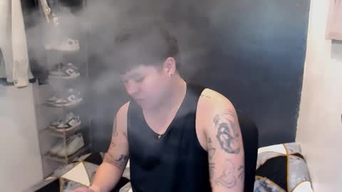 Snapshot of kenhotline911 chatting on December 20, 2:49 pm ken online show from December 20, 2:49 pm