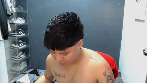 Snapshot of kenhotline911 chatting on December 21, 8:28 am ken online show from December 21, 8:28 am