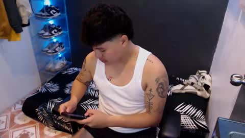 Snapshot of kenhotline911 chatting on January 25, 10:19 am ken online show from January 25, 10:19 am