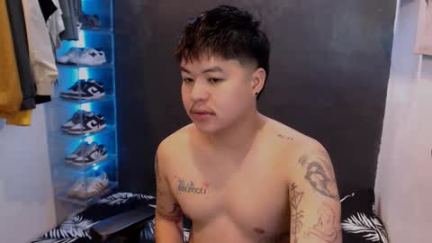 Snapshot of kenhotline911 chatting on January 27, 11:11 pm ken online show from January 27, 11:11 pm