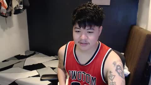 Snapshot of kenhotline911 chatting on November 19, 2:39 pm ken online show from November 19, 2:39 pm