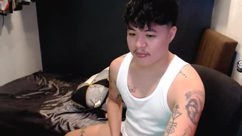 Snapshot of kenhotline911 chatting on December 2, 12:05 am ken online show from December 2, 12:05 am