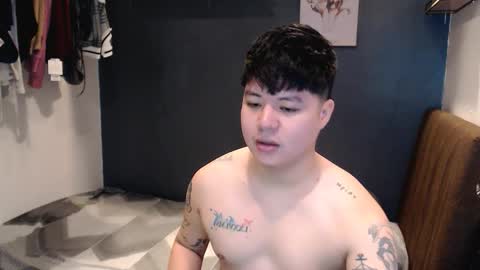 Snapshot of kenhotline911 chatting on December 23, 6:33 am ken online show from December 23, 6:33 am