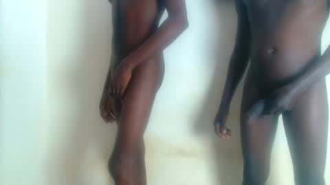 Snapshot of kenia_couples chatting on January 11, 2:30 am Nelian and Emma online show from January 11, 2:30 am