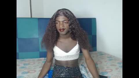 Snapshot of kenia_nihiara chatting on June 5, 2:34 pm kenia_nihiara online show from June 5, 2:34 pm