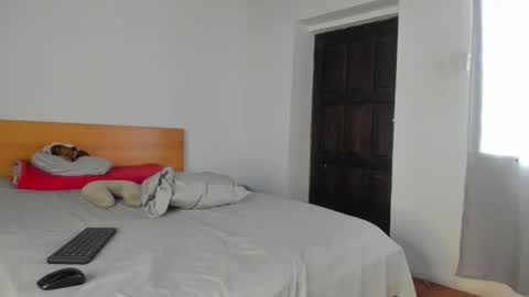 Kenia online show from March 12, 7:53 pm