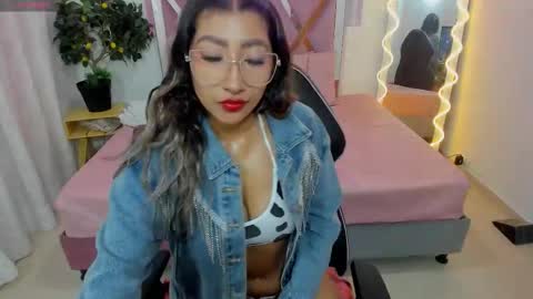 Snapshot of kenndal_tay chatting on September 15, 3:17 am kenndal_tay online show from September 15, 3:17 am