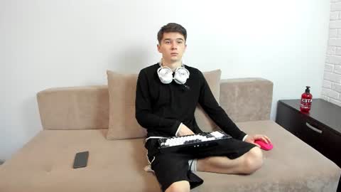 Snapshot of kennedy_max chatting on June 11, 2:48 pm kennedy max online show from June 11, 2:48 pm