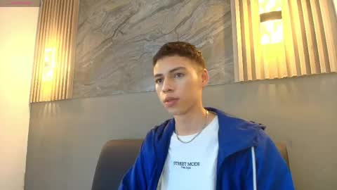 Snapshot of kenny_hank chatting on April 17, 3:53 am kenny_hank online show from April 17, 3:53 am