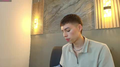 Snapshot of kenny_hank chatting on May 11, 3:56 am kenny_hank online show from May 11, 3:56 am