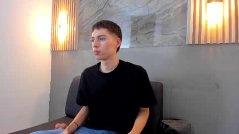 Snapshot of kenny_hank chatting on June 16, 3:42 am kenny_hank online show from June 16, 3:42 am