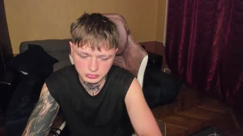 Snapshot of kenny_love69 chatting on September 17, 12:23 am Kenny online show from September 17, 12:23 am