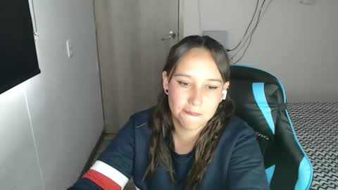 kenshi2302 online show from December 4, 6:38 pm