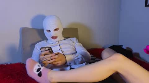 Snapshot of kent_mod chatting on March 15, 7:53 pm kent_mod online show from March 15, 7:53 pm