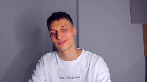 Snapshot of kenter_parker chatting on October 27, 9:08 pm Peter online show from October 27, 9:08 pm