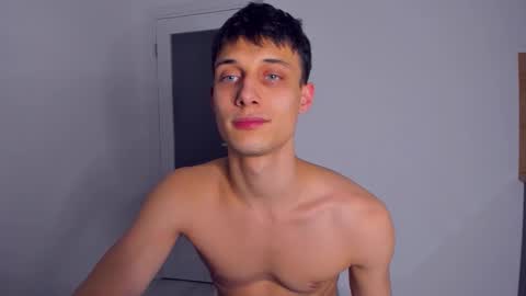 Snapshot of kenter_parker chatting on November 14, 7:56 pm Peter online show from November 14, 7:56 pm