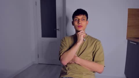 Snapshot of kenter_parker chatting on November 30, 10:25 pm Peter online show from November 30, 10:25 pm