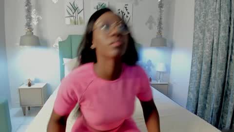 Snapshot of kentha_mitchells chatting on January 28, 10:34 am kentha_mitchells online show from January 28, 10:34 am