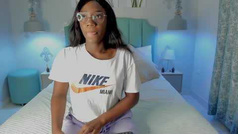 Snapshot of kentha_mitchells chatting on February 3, 10:25 am kentha_mitchells online show from February 3, 10:25 am