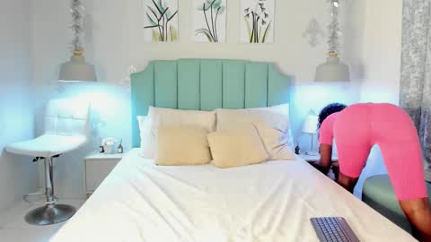 Snapshot of kentha_mitchells chatting on March 1, 10:13 am kentha_mitchells online show from March 1, 10:13 am