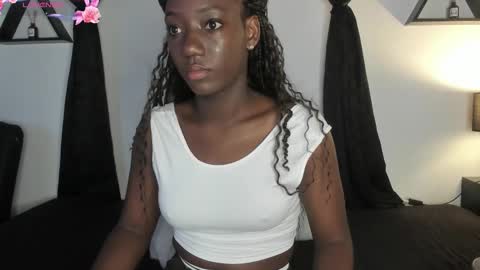 Snapshot of kentha_mitchellss chatting on February 26, 10:47 am KENTHA online show from February 26, 10:47 am