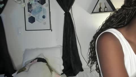 Snapshot of kentha_mitchellss chatting on March 26, 10:32 am KENTHA online show from March 26, 10:32 am