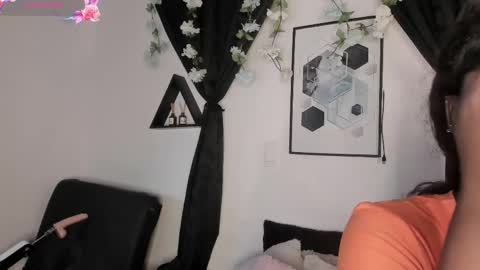 Snapshot of kentha_mitchellss chatting on April 27, 11:19 am KENTHA online show from April 27, 11:19 am
