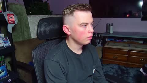 Snapshot of kentuckydrake chatting on February 14, 1:24 am Drake online show from February 14, 1:24 am