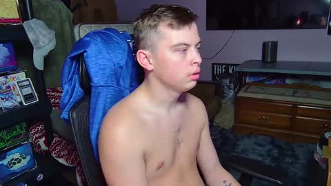 Snapshot of kentuckydrake chatting on March 7, 1:24 am Drake online show from March 7, 1:24 am