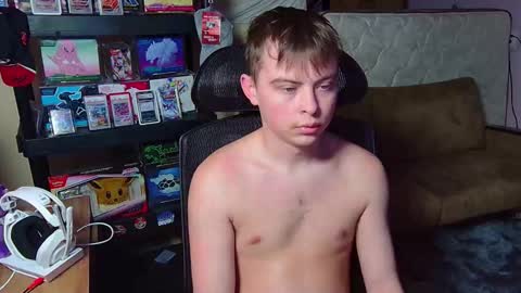 Snapshot of kentuckydrake chatting on March 31, 12:23 am Drake online show from March 31, 12:23 am