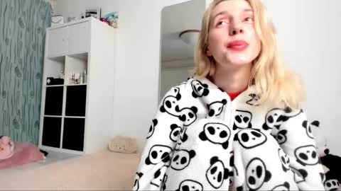 Kenzie online show from February 9, 5:08 am