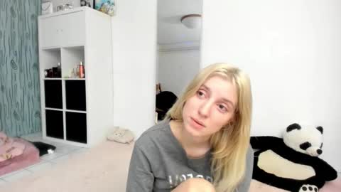 Kenzie online show from March 22, 2:42 pm