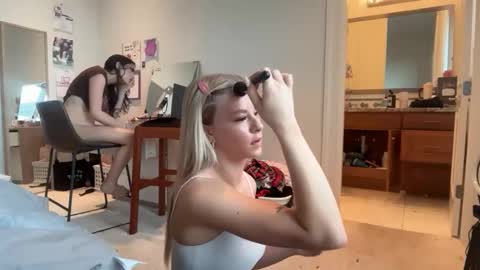 kenziesmithh online show from January 13, 6:24 pm