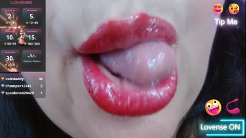 Snapshot of kerly_doll chatting on January 7, 5:09 pm K E R L Y online show from January 7, 5:09 pm