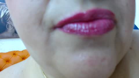 Snapshot of kerly_doll chatting on January 9, 9:26 pm K E R L Y online show from January 9, 9:26 pm