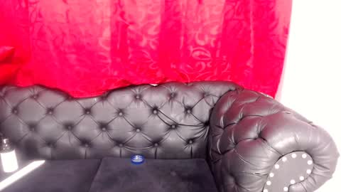 Snapshot of kerly_doll chatting on January 14, 9:20 pm K E R L Y online show from January 14, 9:20 pm