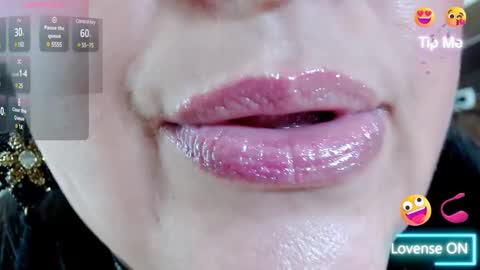 Snapshot of kerly_doll chatting on January 21, 4:37 pm K E R L Y online show from January 21, 4:37 pm