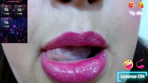 Snapshot of kerly_doll chatting on January 24, 6:14 pm K E R L Y online show from January 24, 6:14 pm