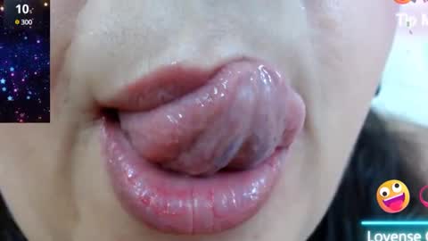 Snapshot of kerly_doll chatting on January 24, 9:15 pm K E R L Y online show from January 24, 9:15 pm