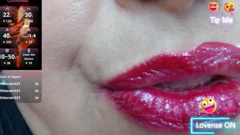 Snapshot of kerly_doll chatting on January 25, 7:18 pm K E R L Y online show from January 25, 7:18 pm