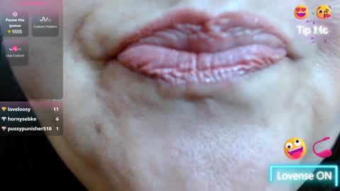 Snapshot of kerly_doll chatting on January 26, 7:31 pm K E R L Y online show from January 26, 7:31 pm