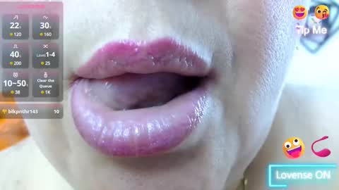 Snapshot of kerly_doll chatting on January 27, 6:41 pm K E R L Y online show from January 27, 6:41 pm