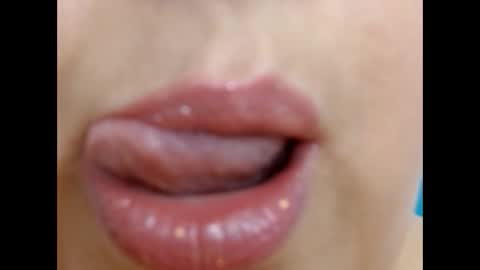 Snapshot of kerly_doll chatting on January 28, 5:56 pm K E R L Y online show from January 28, 5:56 pm