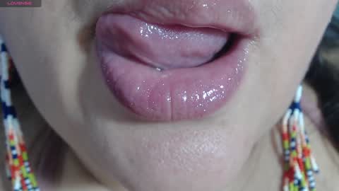 Snapshot of kerly_doll chatting on January 31, 11:24 pm K E R L Y online show from January 31, 11:24 pm