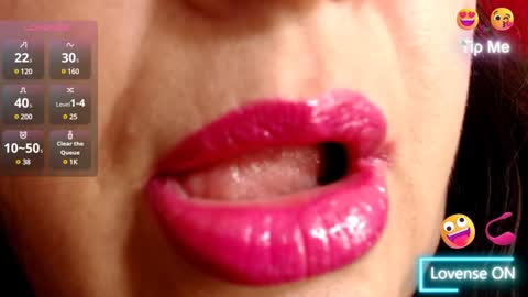 Snapshot of kerly_doll chatting on February 4, 1:27 pm K E R L Y online show from February 4, 1:27 pm